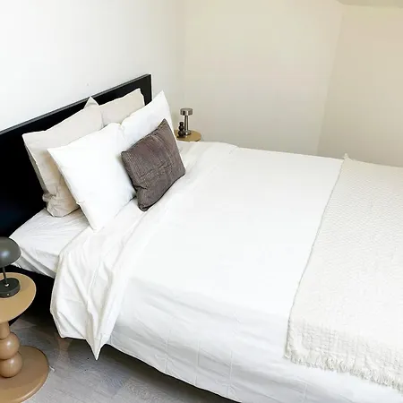 شقة Ghent, 2 Private With Wi-fi