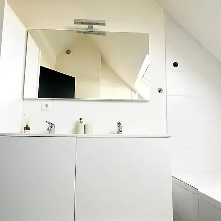 Ghent, 2 Private With Wi-fi شقة خنت